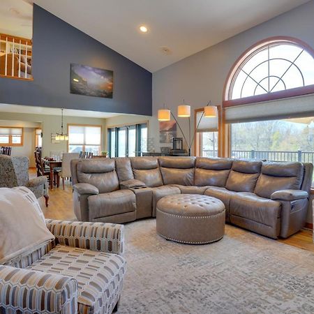 Expansive Shakopee Vacation Rental On 5 Acres! Bagian luar foto