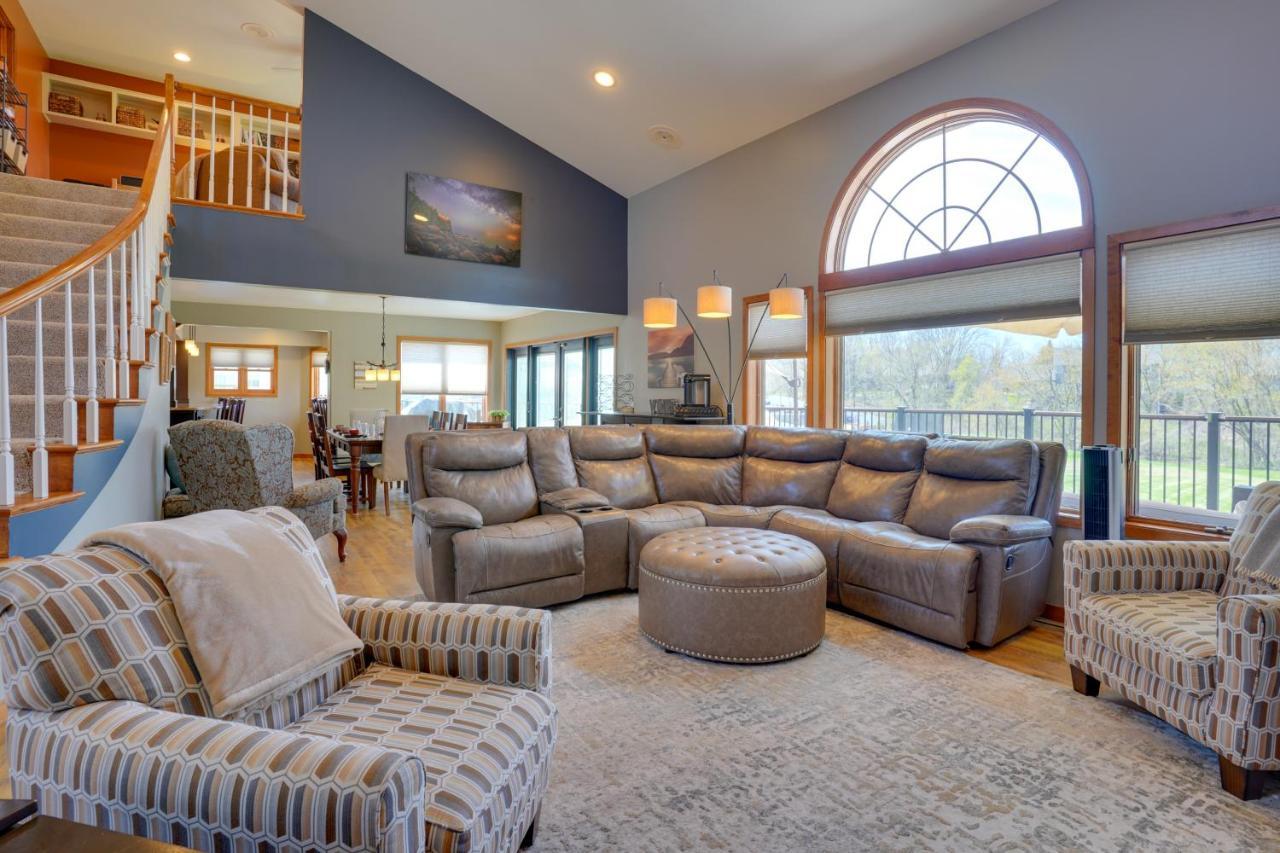 Expansive Shakopee Vacation Rental On 5 Acres! Bagian luar foto